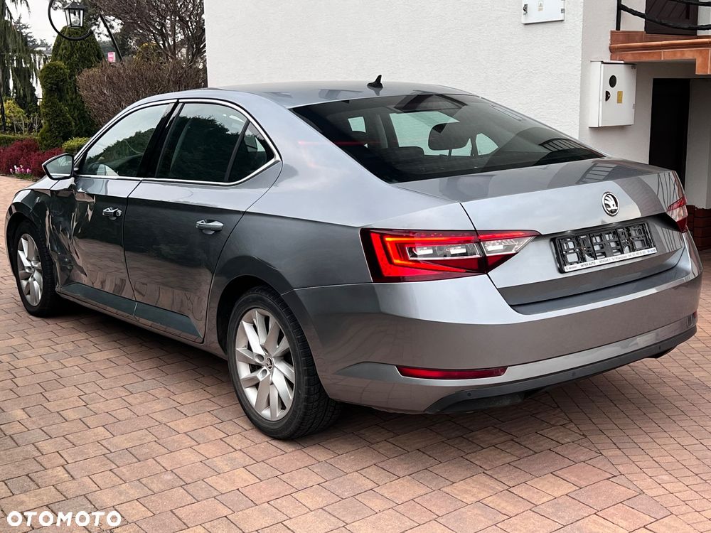 Skoda Superb 2.0 TDI Active DSG - 4