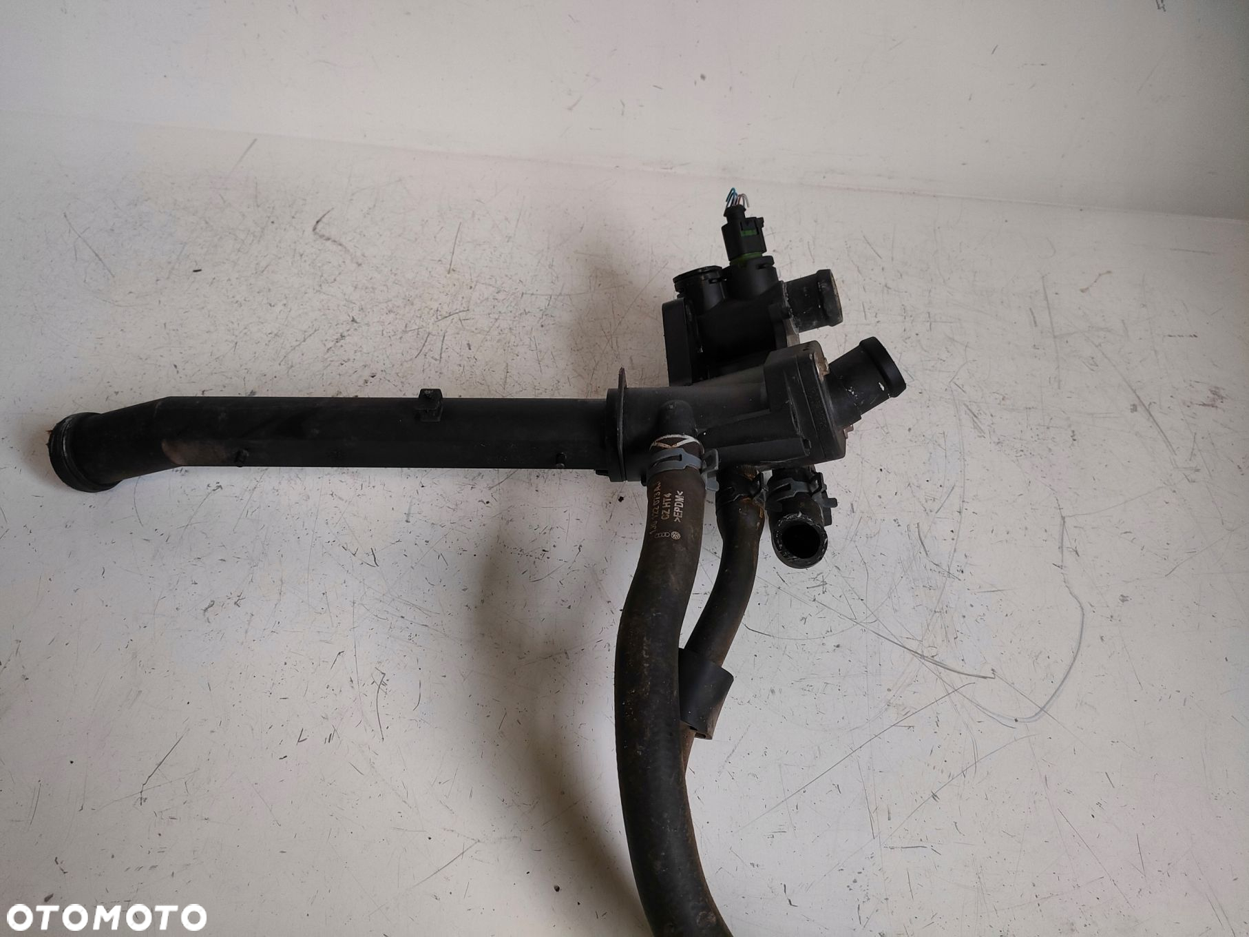 VW AUDI LEON I OBUDOWA TERMOSTATU 032121111 - 6