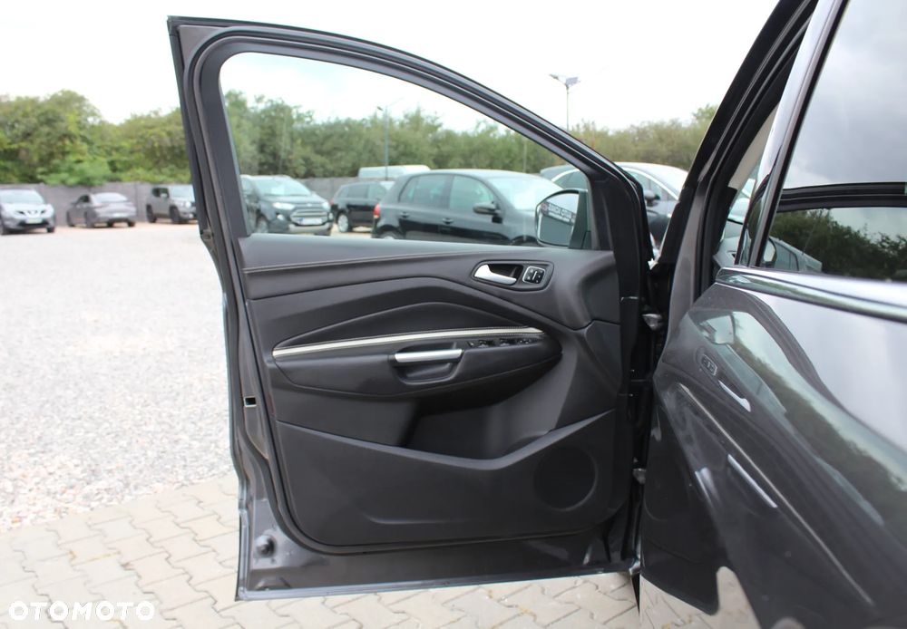 Ford Kuga 1.5 EcoBoost 2x4 Vignale - 30