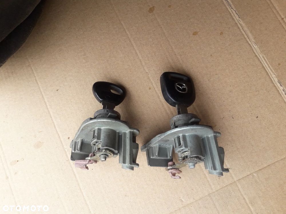 Mazda 2 3 5  6  RX8 Zamek drzwi wkładka z kluczykiem zamka przedni Europa - 1