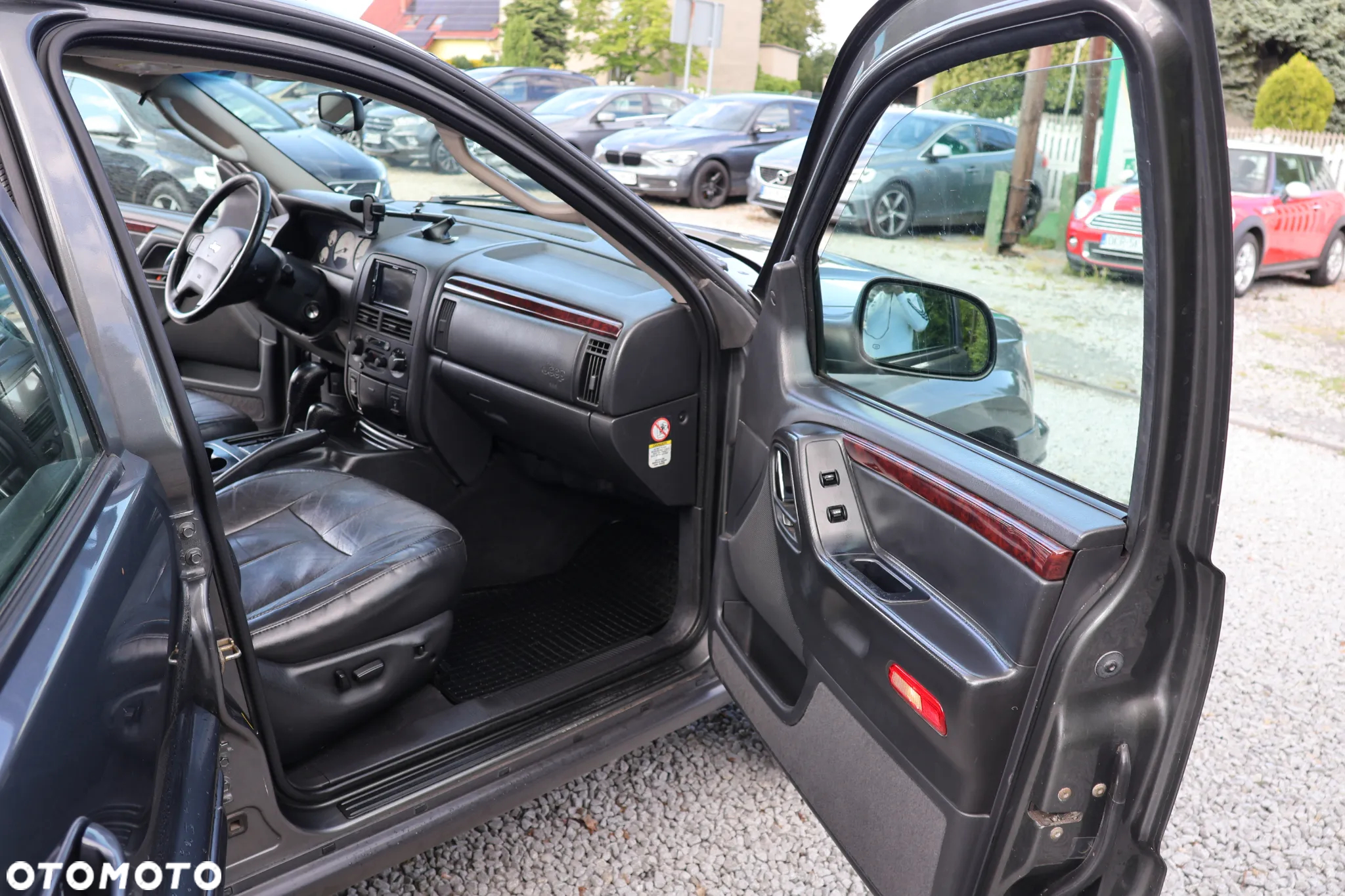 Jeep Grand Cherokee - 11