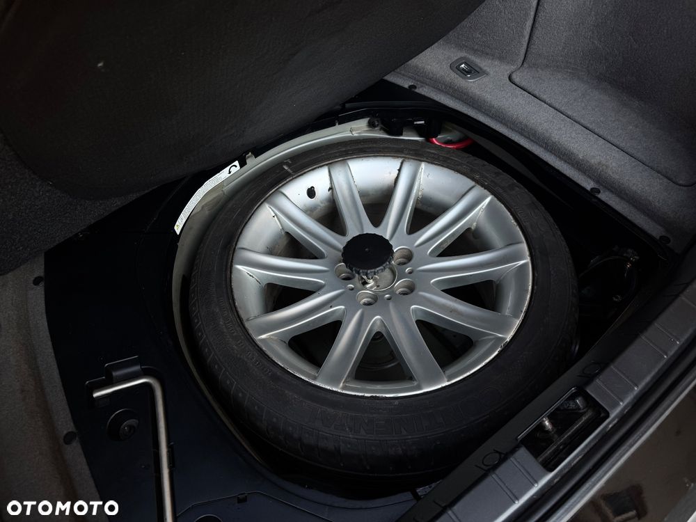 BMW Seria 7 750i L - 35