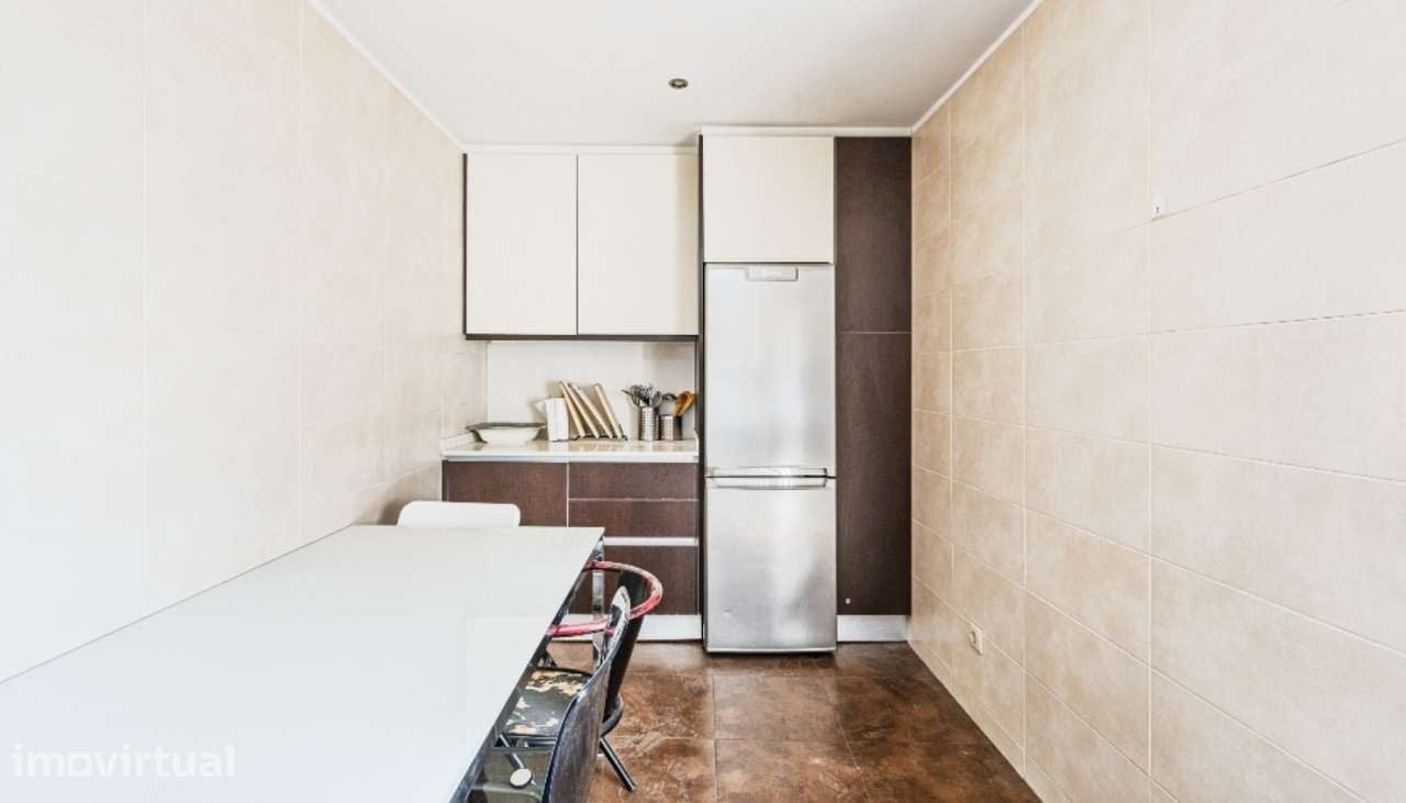 Apartamento com varandas para venda em zona central do Porto - Grande imagem: 5/24