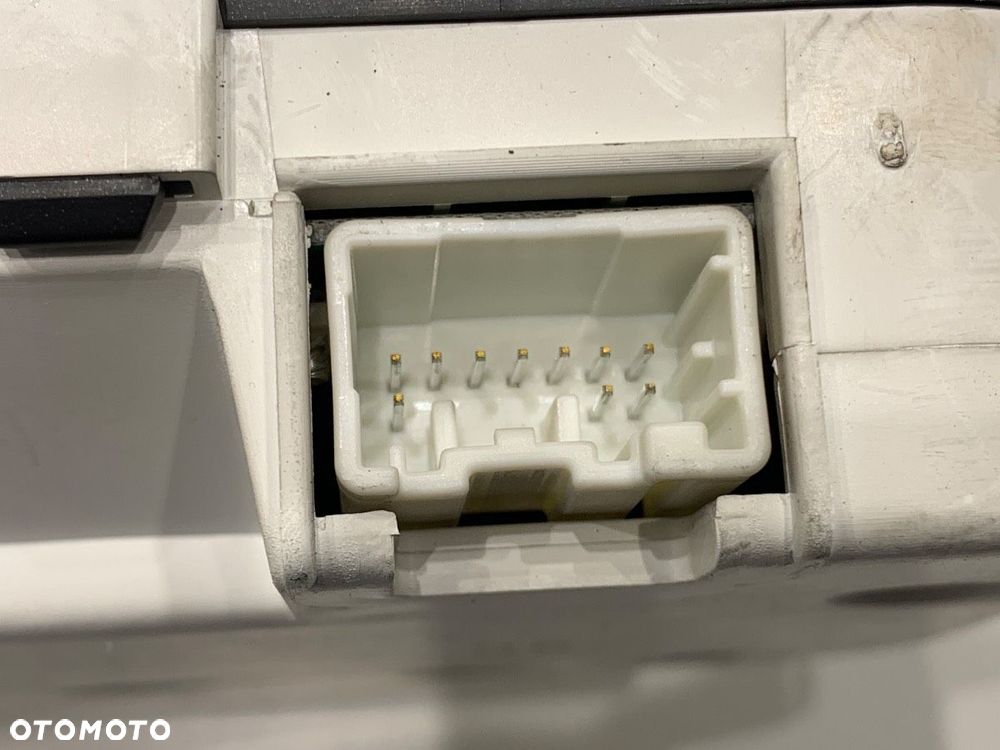 LICZNIK - 59.00 PLN - VOLVO V50 (545) 2003 - 2012 2.0 D 100 kW [136 KM] olej napędowy 2004 - 2010 - 4