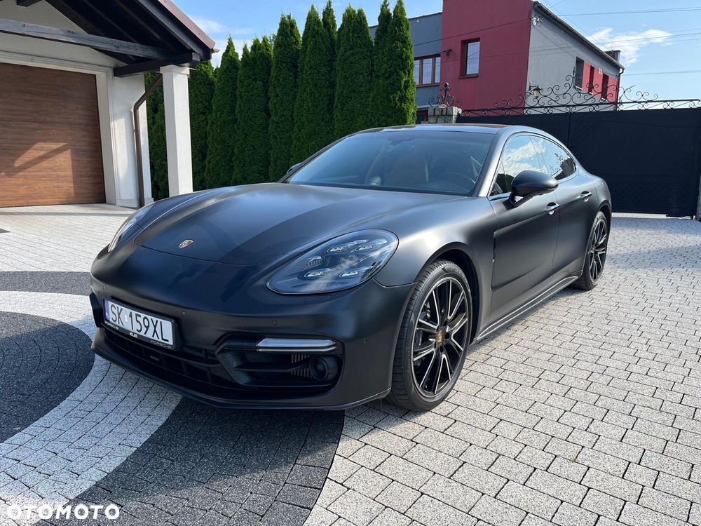 Porsche Panamera 4 E-Hybrid - 1