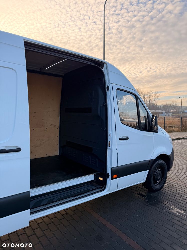 Mercedes-Benz Sprinter - 15