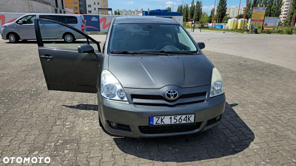 Toyota Corolla Verso - 1