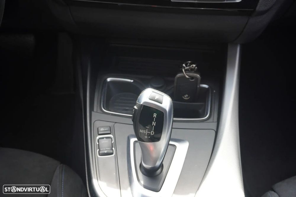 BMW 120 d Aut. M Sport - 14