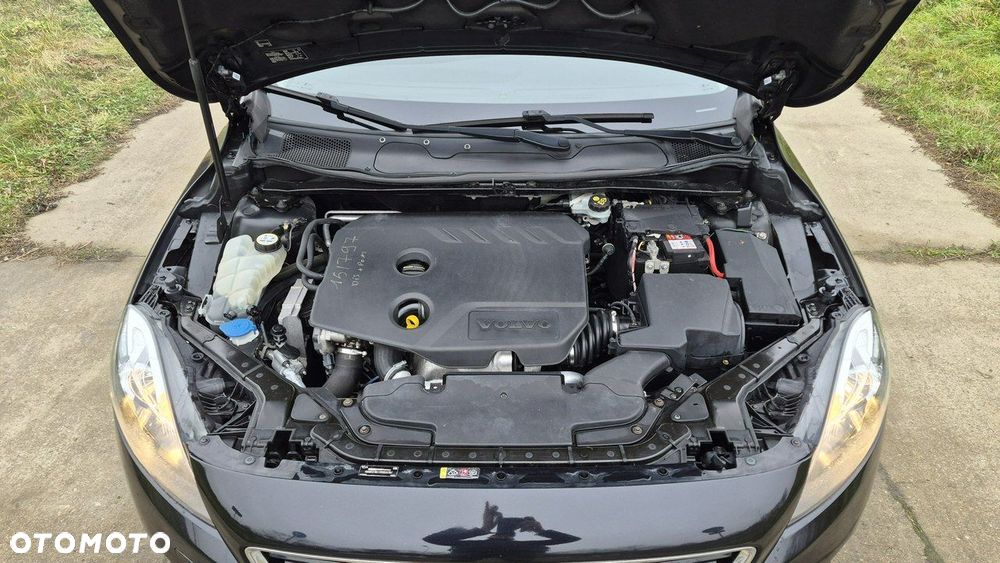 Volvo V40 D2 Momentum - 16