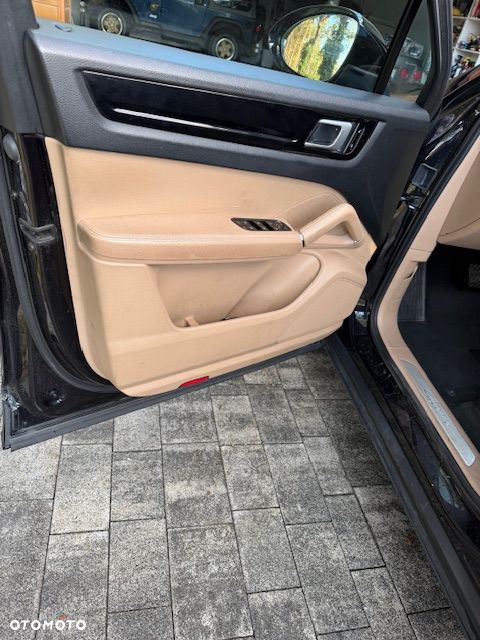 Porsche Cayenne Standard - 7