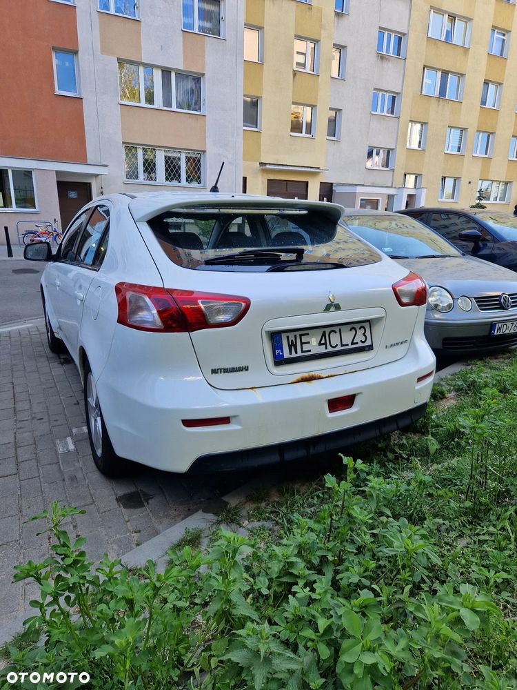 Mitsubishi Lancer 1.8 Invite - 3