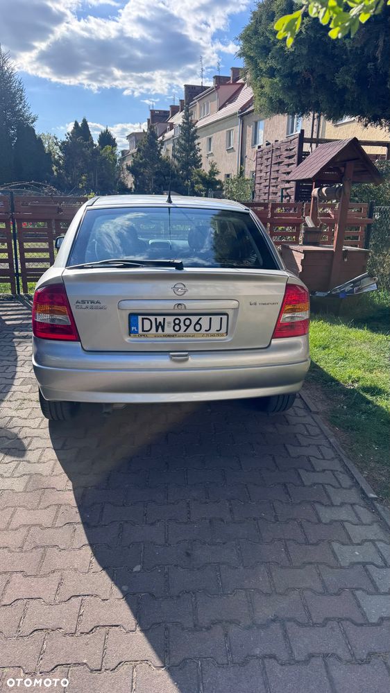 Opel Astra 1.4 - 5