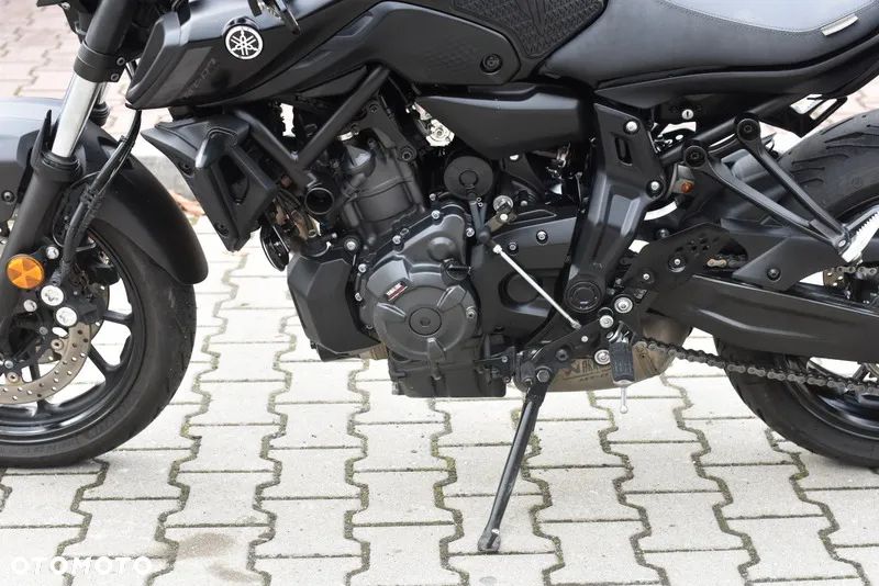 Yamaha MT - 27