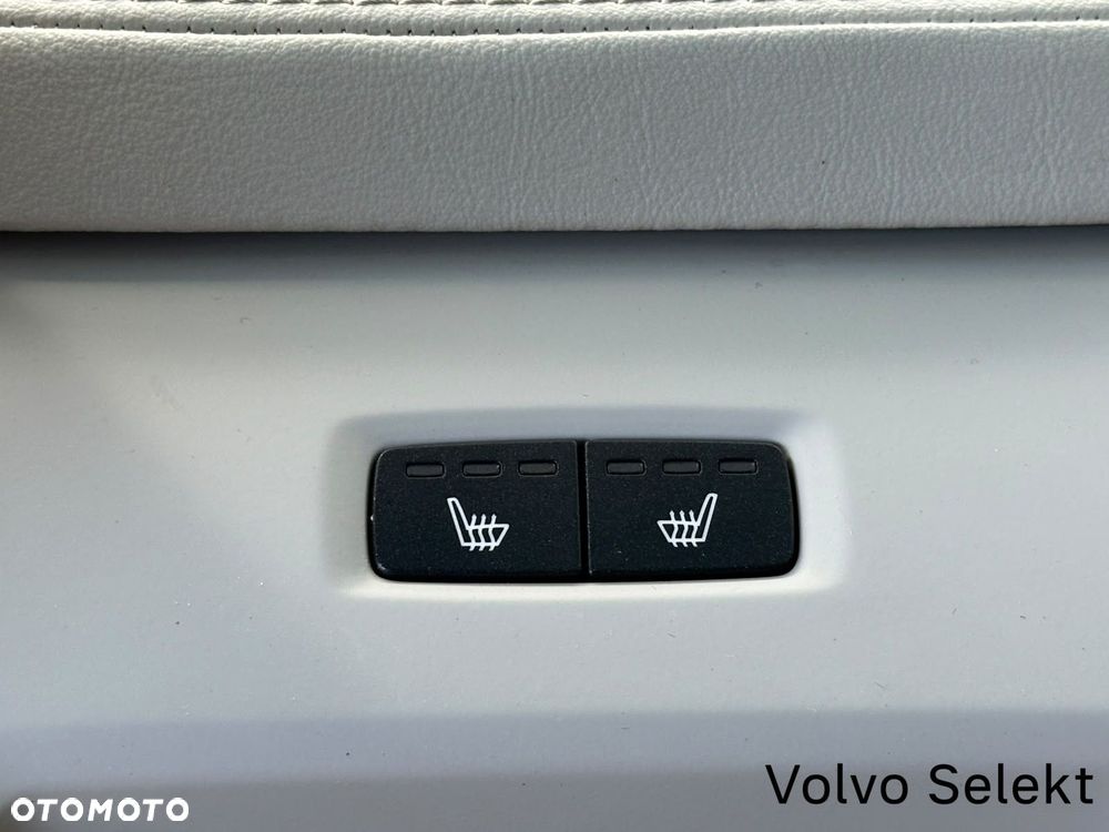 Volvo V90 Cross Country - 33