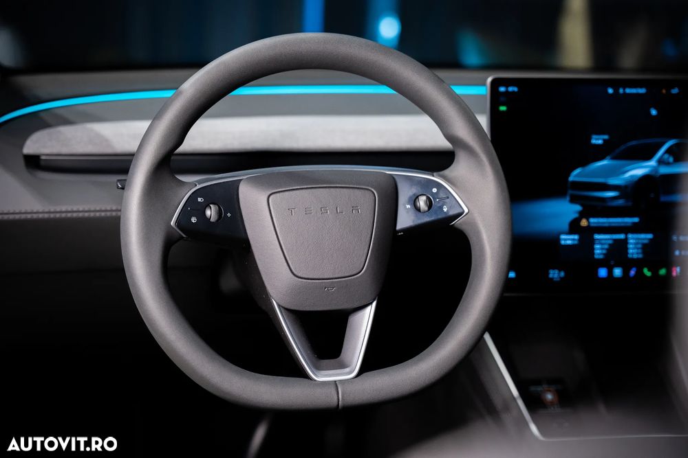 Tesla Model Y Long Range RWD - 26