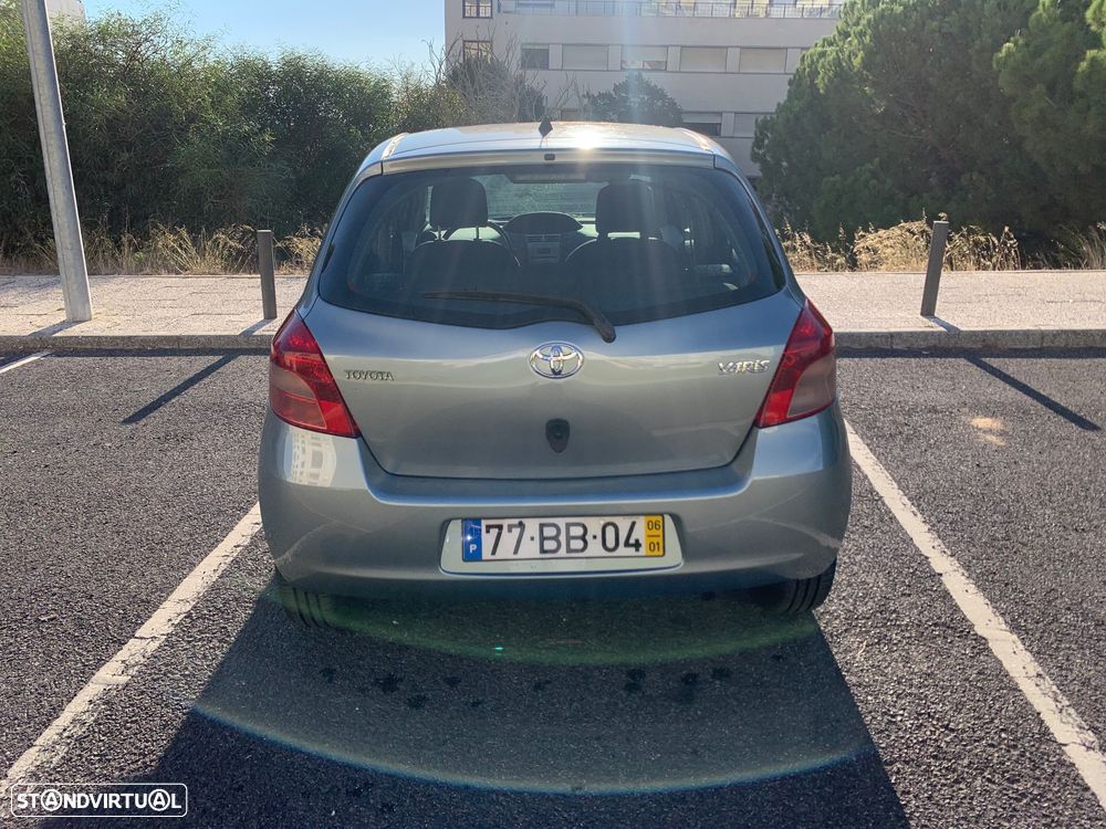 Toyota Yaris 2006 photo 4