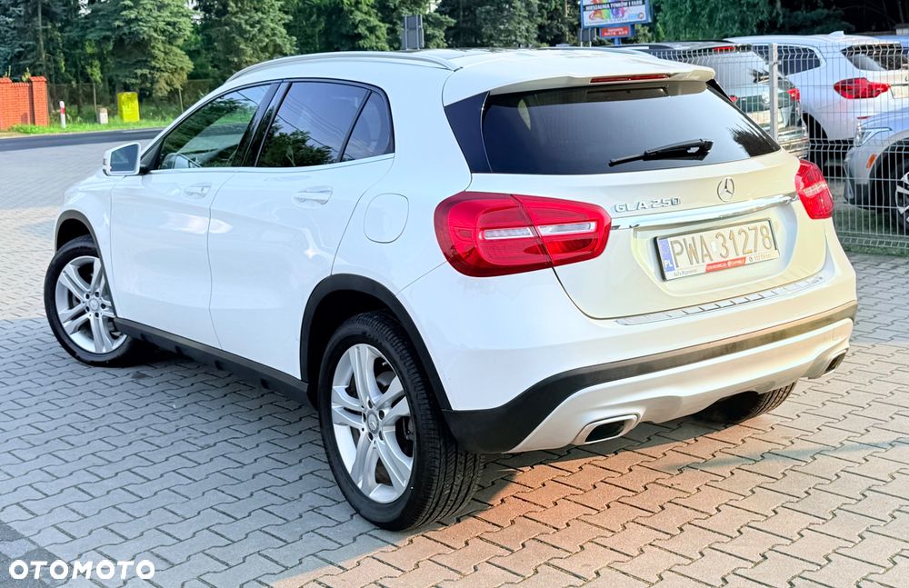 Mercedes-Benz GLA 250 7G-DCT UrbanStyle Edition - 2