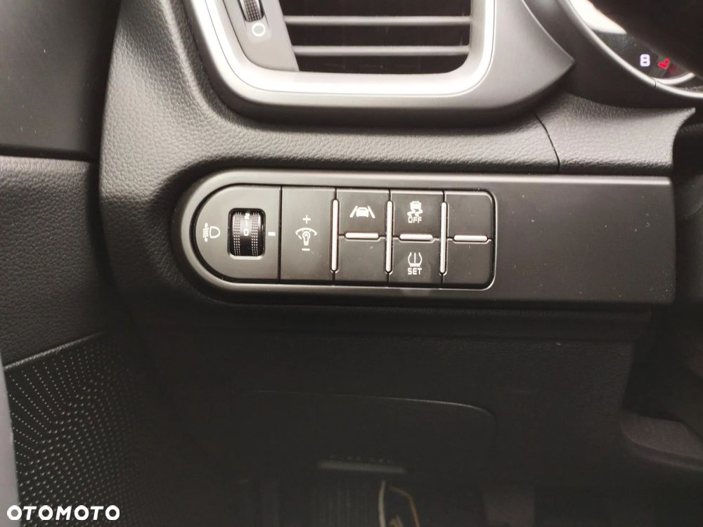 Kia Ceed 1.5 T-GDI M - 25