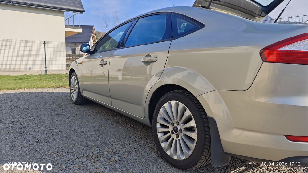 Ford Mondeo 2.0 Ghia - 9