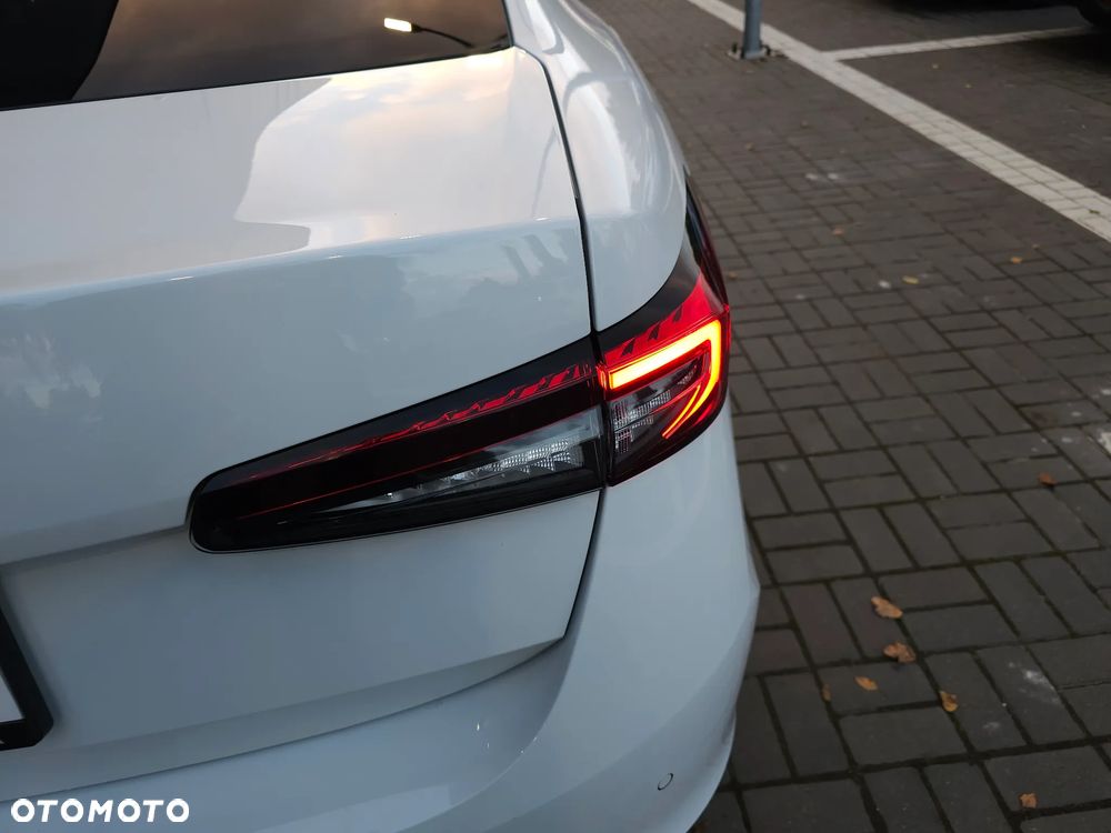 Skoda Superb 2.0 TDI SCR Essence DSG - 12