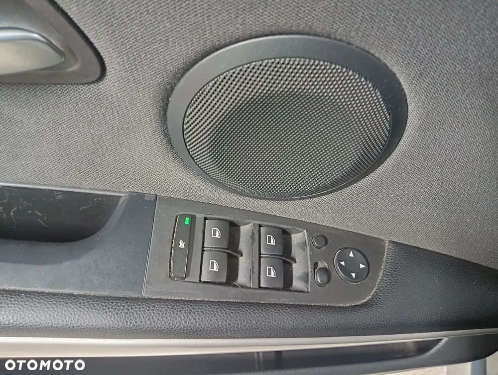 BMW Seria 3 318d DPF - 19