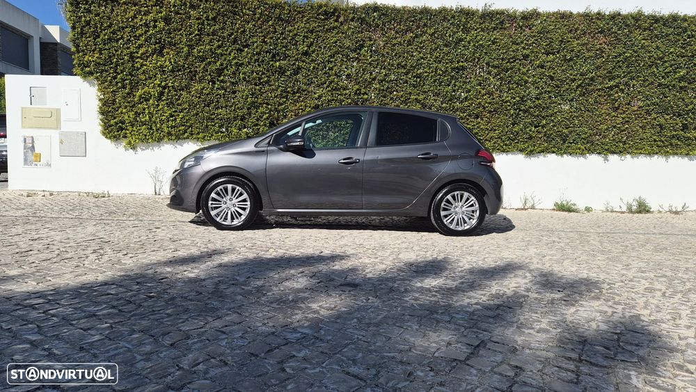 Peugeot 208 1.2 PureTech Signature - 6