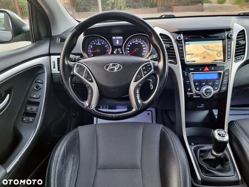Hyundai i30 blue Kombi 1.6 GDi Style - 12