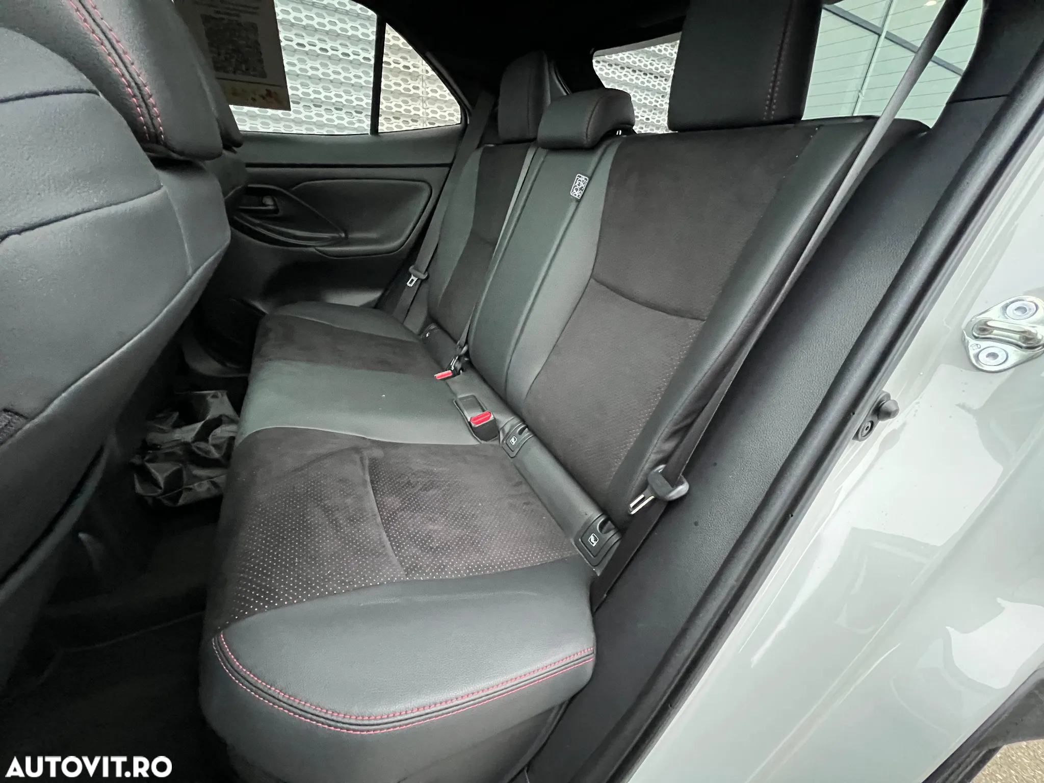 Toyota Yaris Cross 1.5 VVT-i HSD 4x2 Exclusive GR Sport - 18