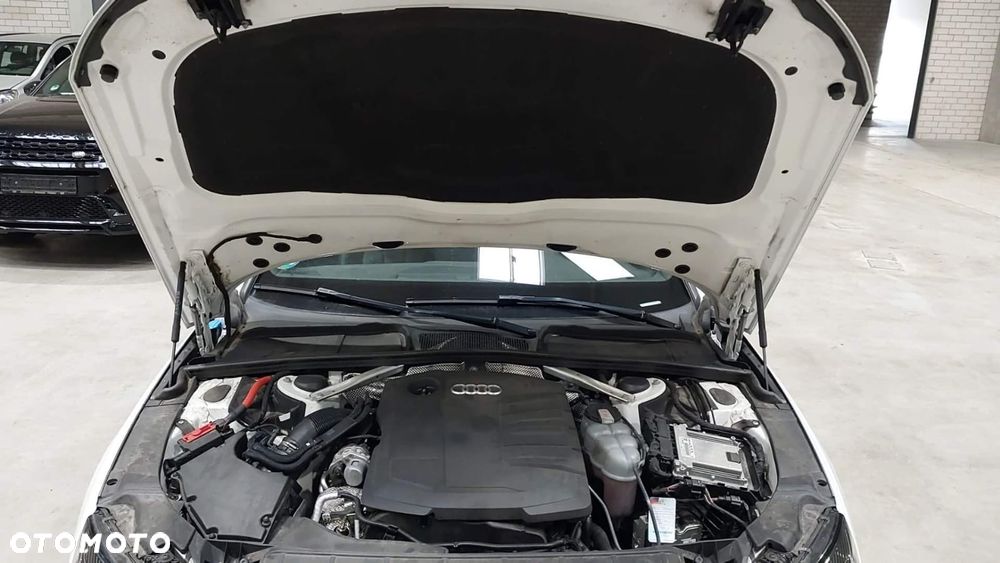 Audi A4 Avant 40 TDI quattro S tronic S line - 28