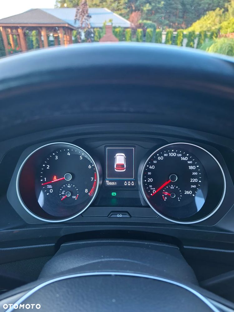 Volkswagen Tiguan - 8