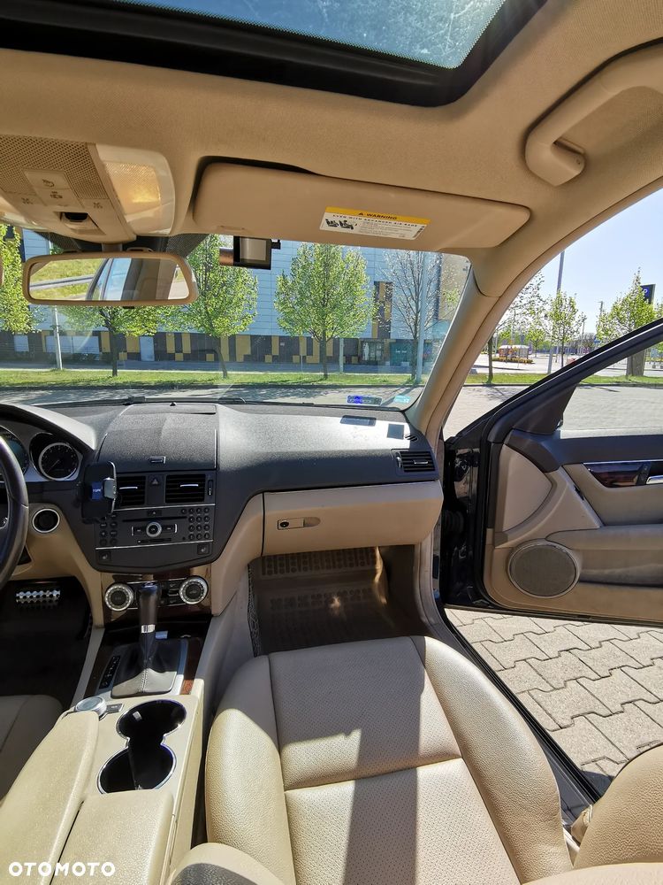 Mercedes-Benz Klasa C 300 4Matic 7G-TRONIC Avantgarde - 21