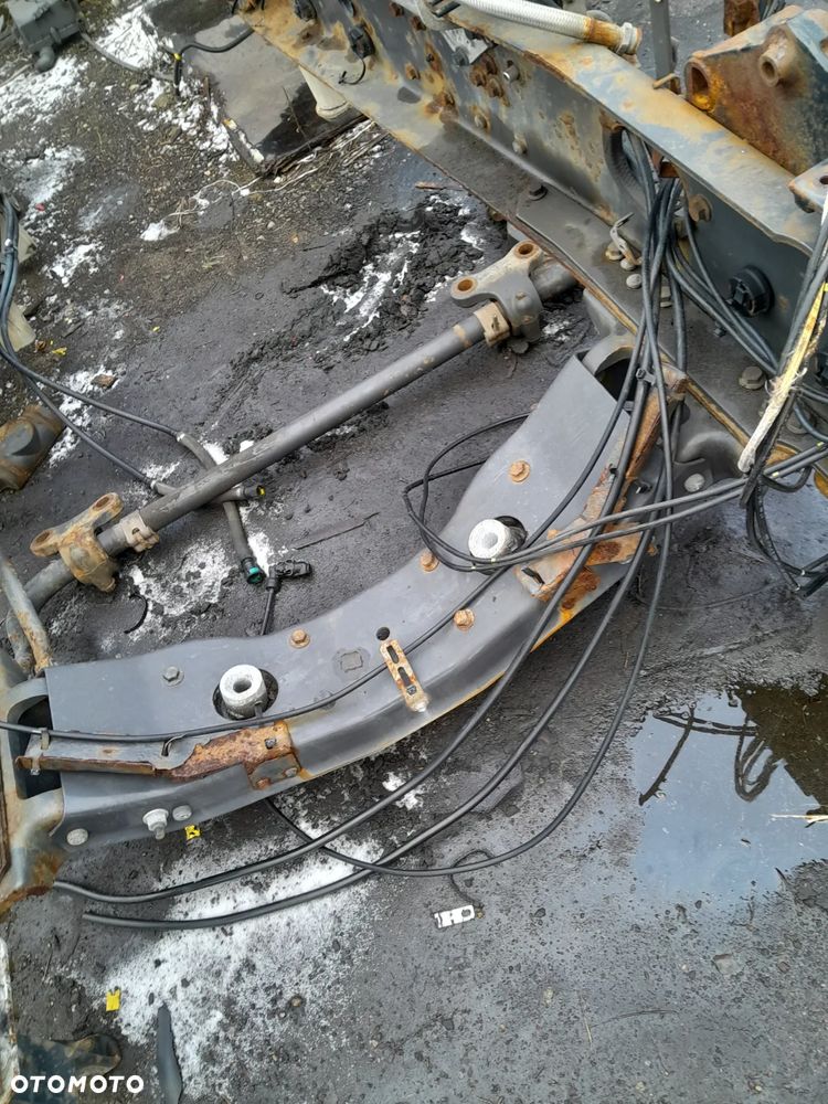 RENAULT GAMA T EURO6  BELKA POD SILNIK   UCHWYT MOCOWANIE ZDERZAKA PRZOD