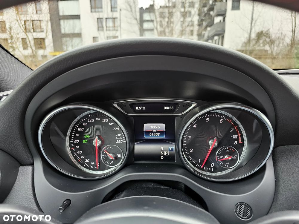 Mercedes-Benz GLA 200 7G-DCT AMG Line - 24