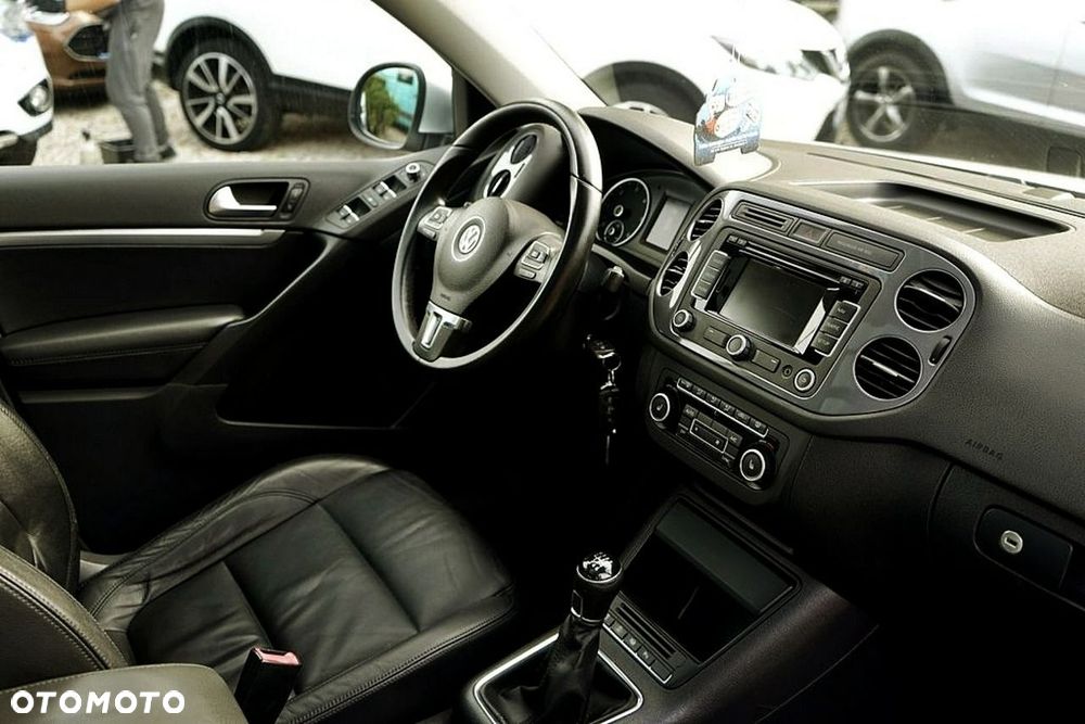 Volkswagen Tiguan - 12