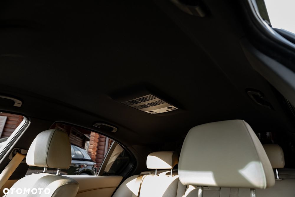 BMW Seria 5 530i - 35