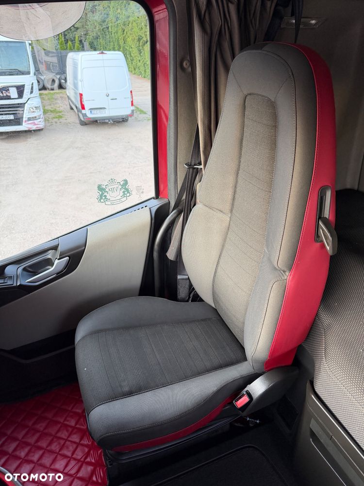 Volvo FH 500 XXL TELEWIZOR / KSENONY / FULL SPOJLERY / LAKIER METALIK / DŁUGA RAMA AKUMULATORY Z TYŁU / LAMPY LED / NAJWIĘKSZA KABINA XXL z TV / 2017 ROK !! - 33