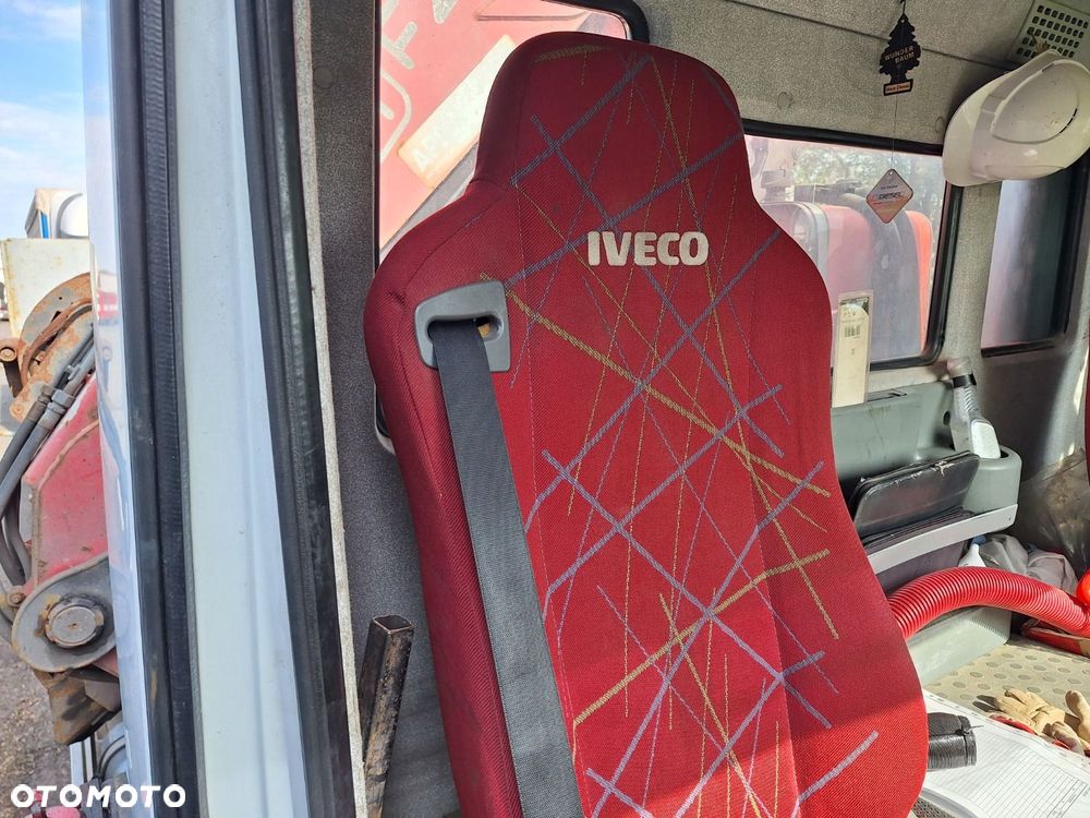 Iveco Trakker 310 6X4 + Hr Fassi F 220 - 19
