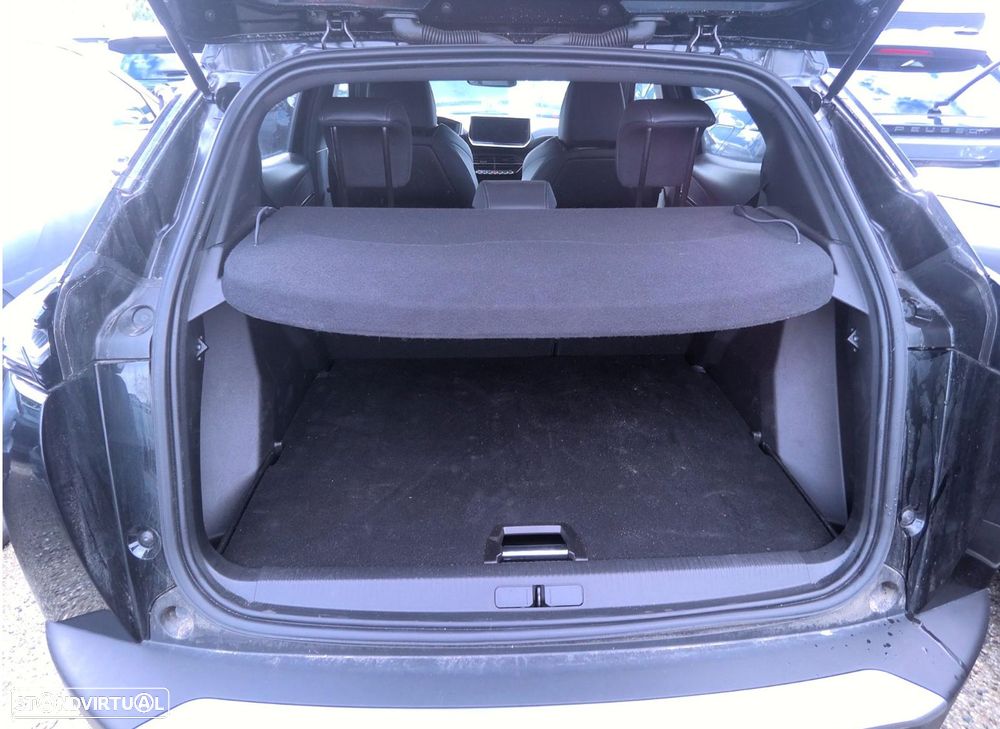 Peugeot e-2008 GT - 5