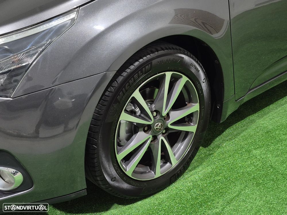 Toyota Avensis SW 2.0 D-4D Exclusive +GPS - 5