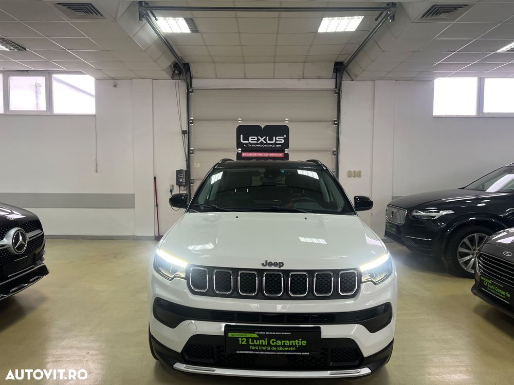 Jeep Compass - 32