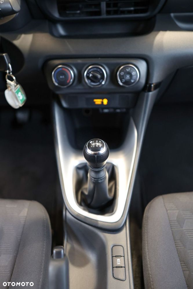 Toyota Yaris 1.5 Comfort - 24