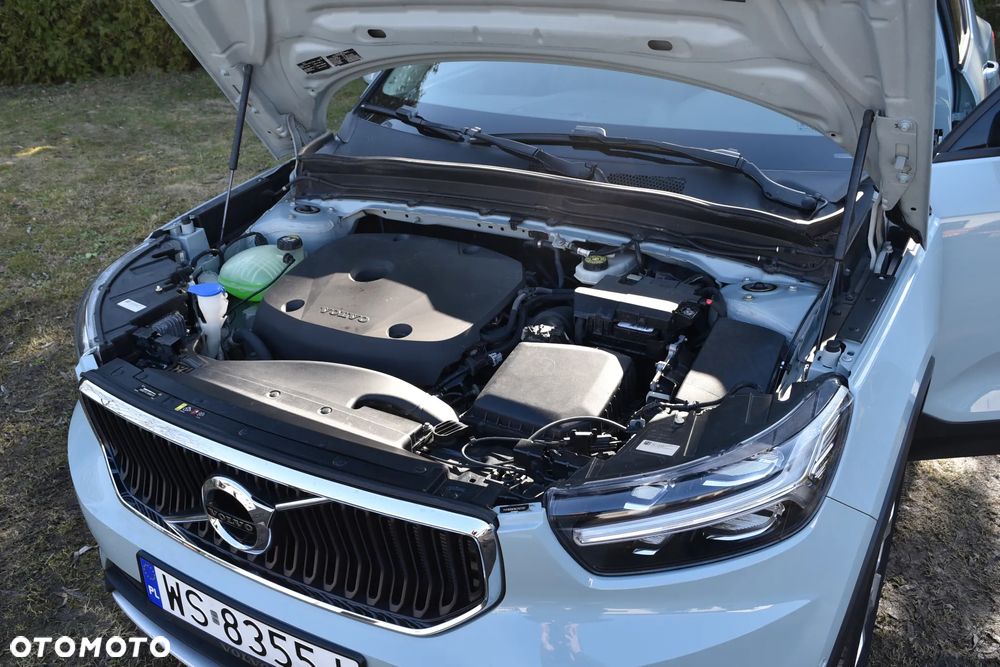 Volvo XC 40 T5 AWD Geartronic Momentum Pro - 33