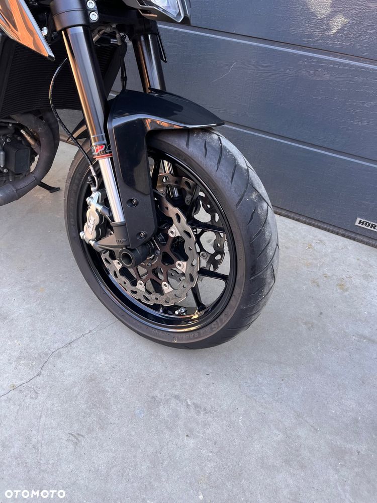 KTM Duke 790 - 4