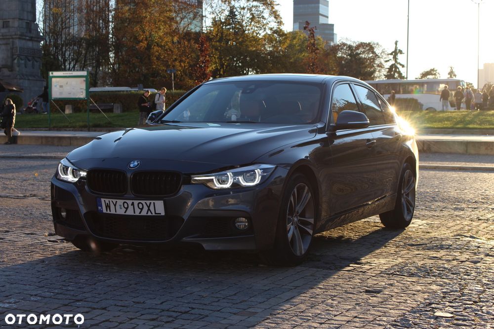 BMW Seria 3 330i xDrive Edition Luxury Line Purity - 7