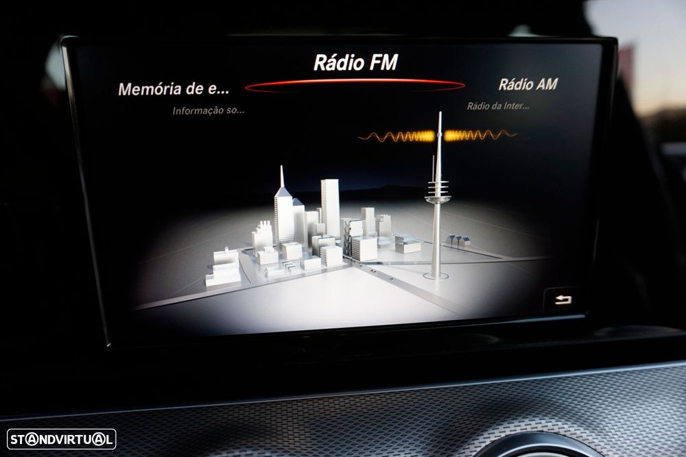 Mercedes-Benz E 220 d AMG designo - 24