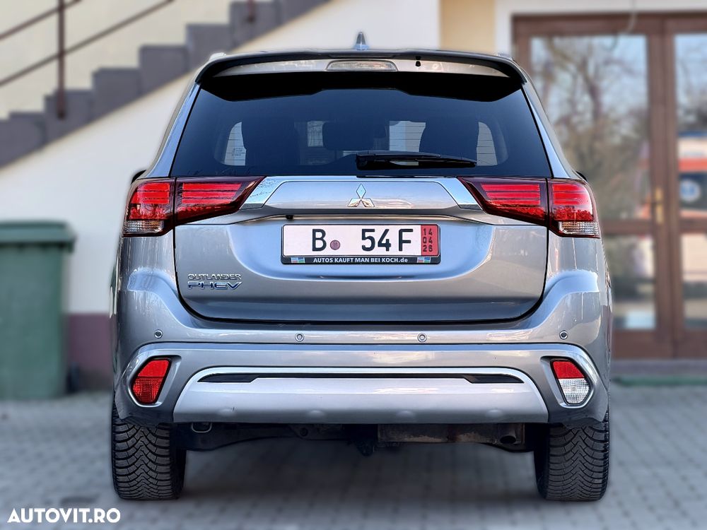 Mitsubishi Outlander - 6