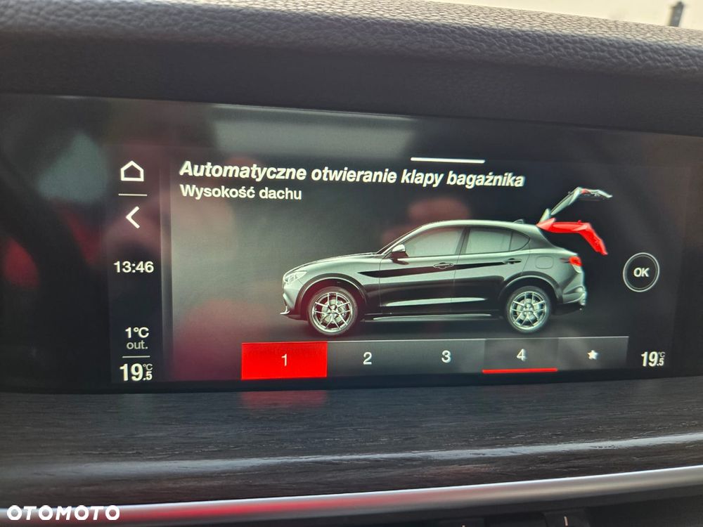 Alfa Romeo Stelvio 2.0 Turbo 16V AT8-Q4 Veloce - 32