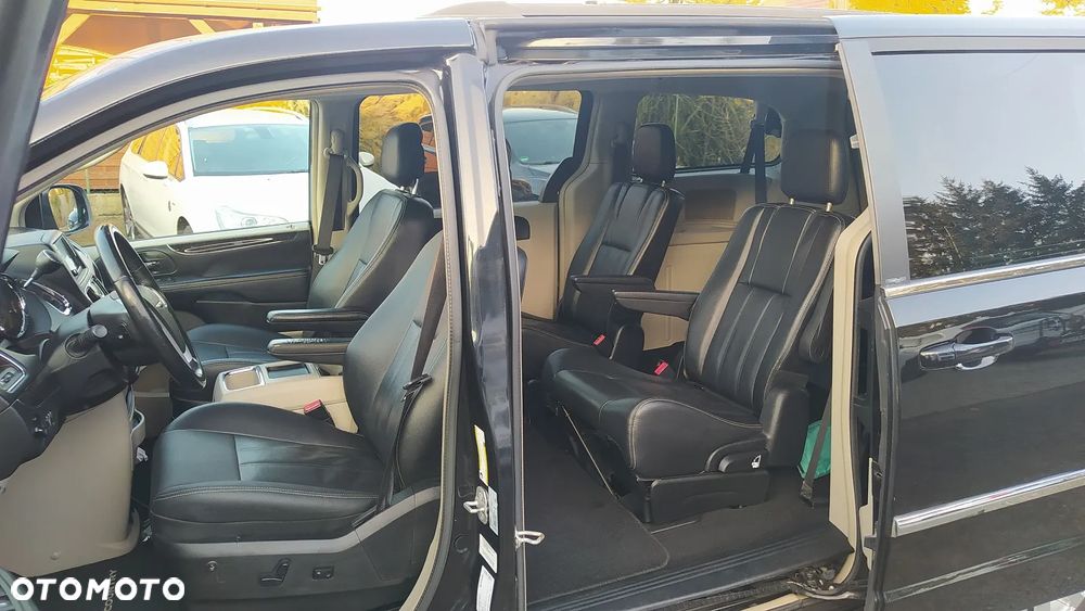 Chrysler Town & Country 3.6 Touring - 15