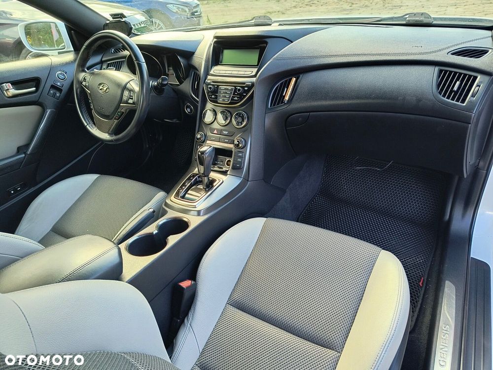 Hyundai Genesis Coupe - 9