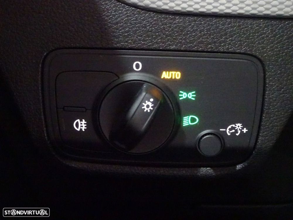 Audi Q2 30 TDI Advanced - 10